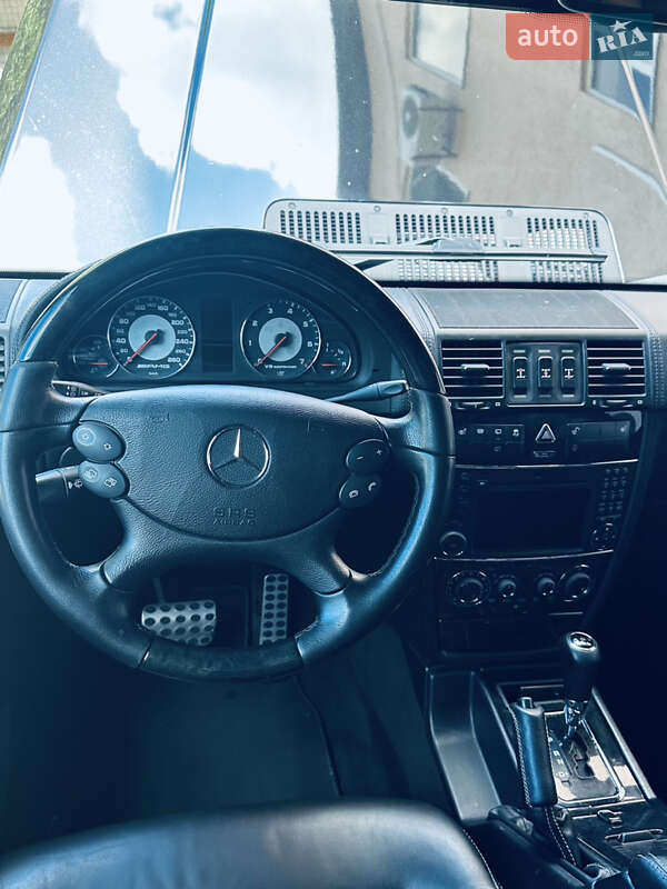 Mercedes-Benz G-Class 2011