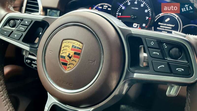Porsche-0