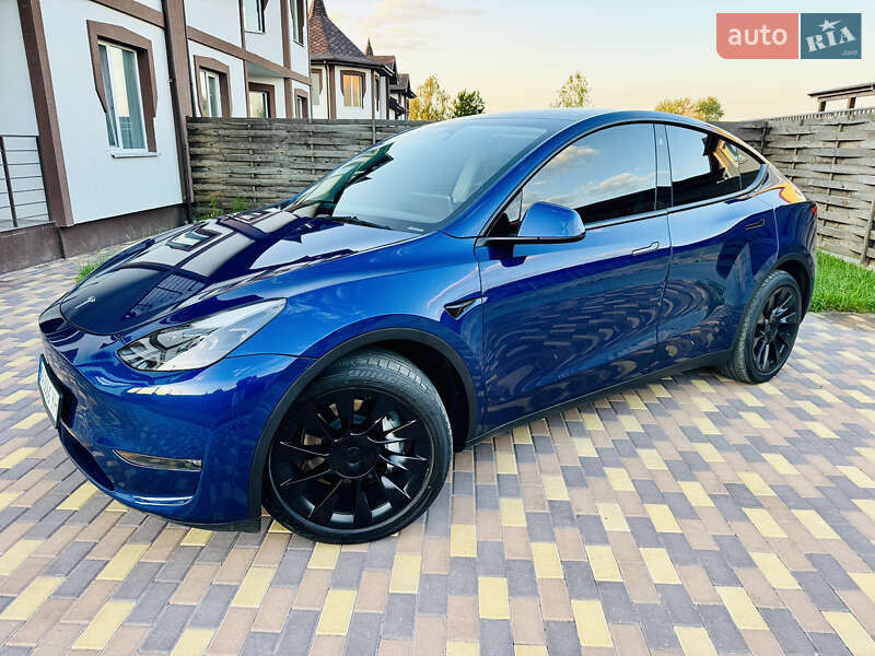 Tesla Model Y 2023