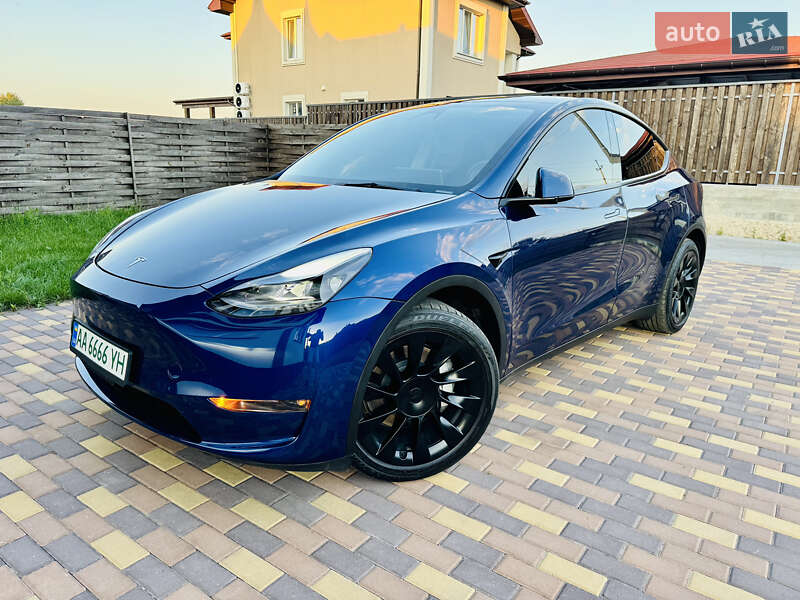 Tesla Model Y 2023