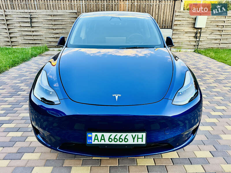 Tesla Model Y 2023