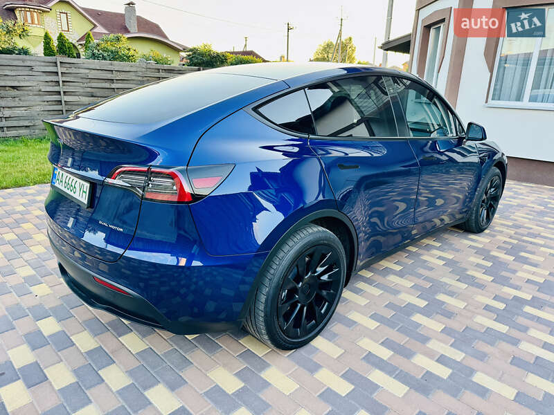 Tesla Model Y 2023