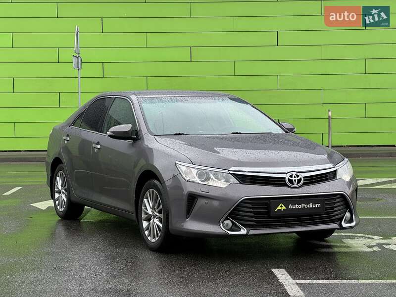 Toyota Camry 2016