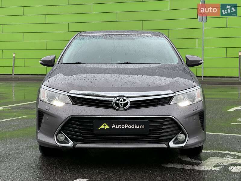 Toyota Camry 2016