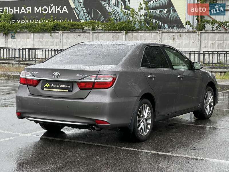 Toyota Camry 2016