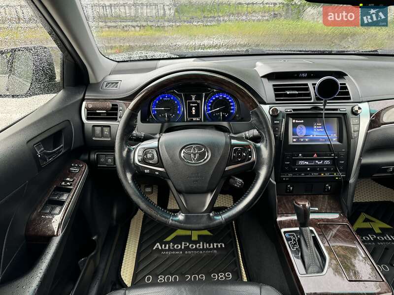 Toyota Camry 2016