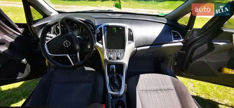 Opel Astra 2011