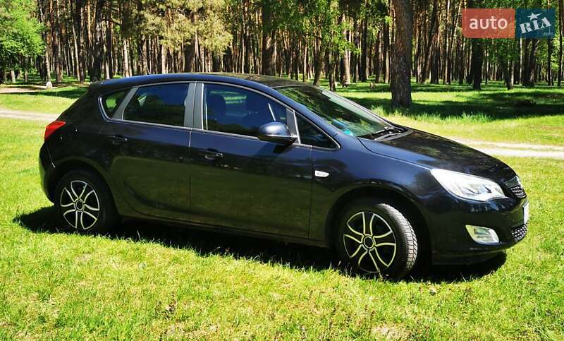 Opel Astra 2011
