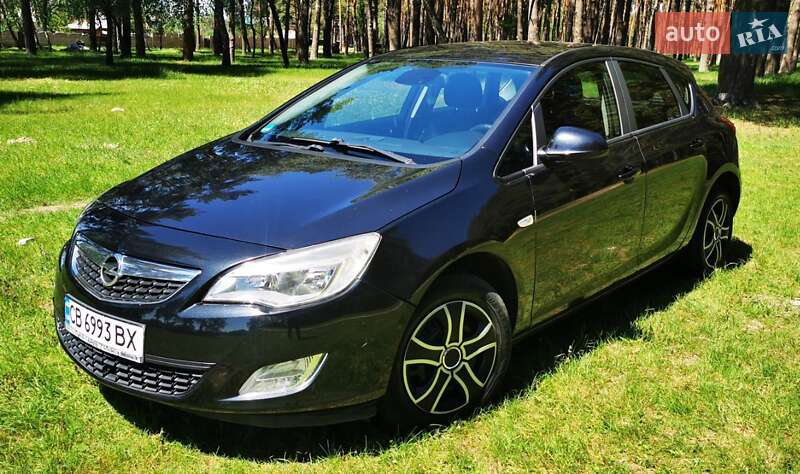 Opel Astra 2011