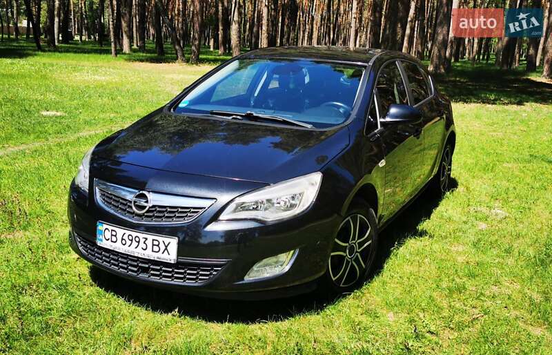 Opel Astra 2011