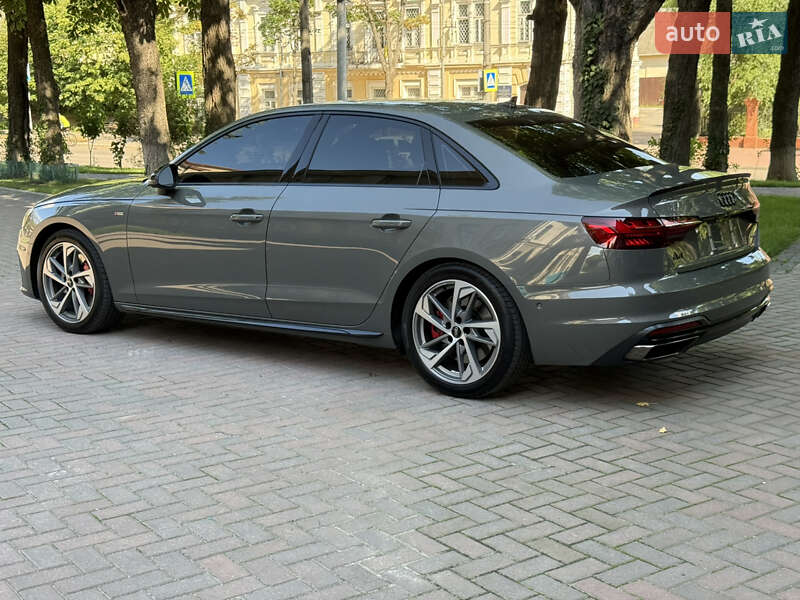 Audi-60