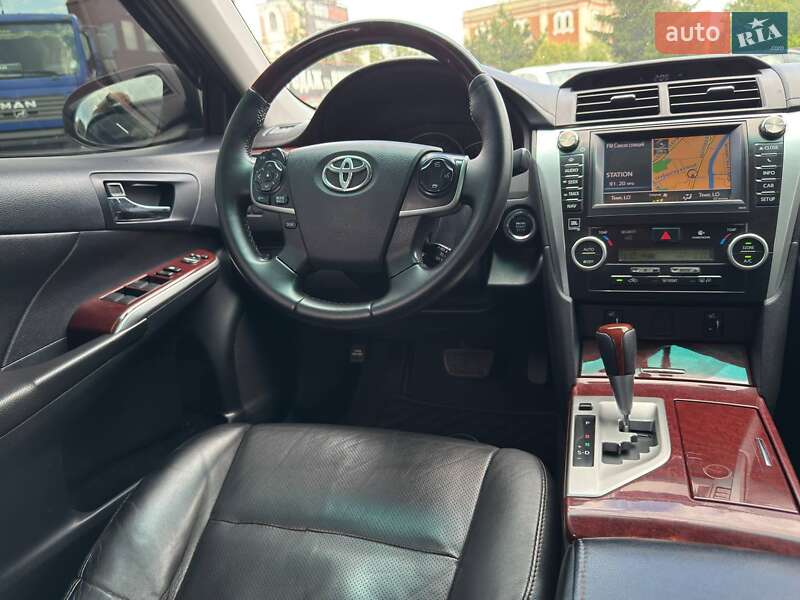 Toyota Camry 2012