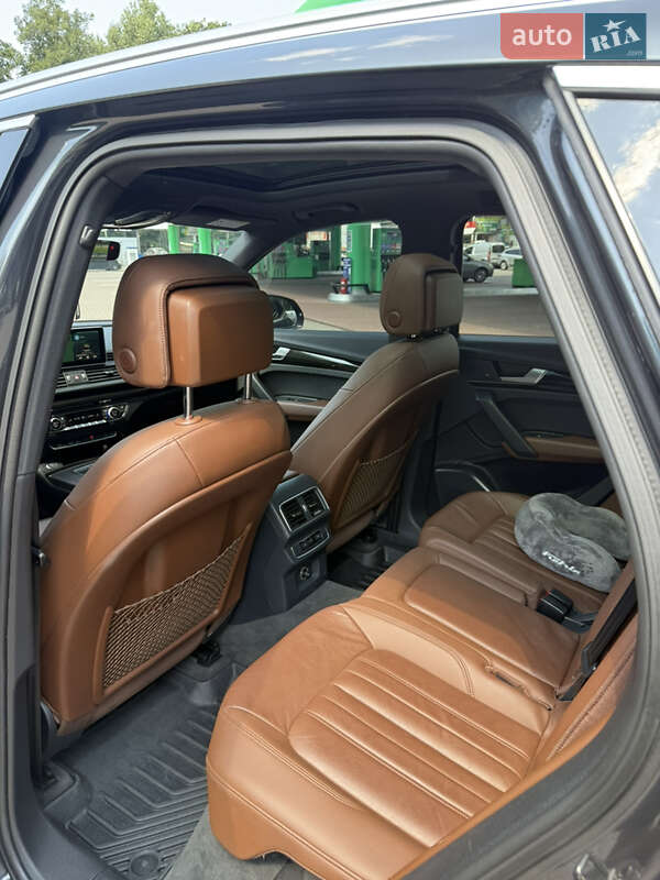 Audi-22