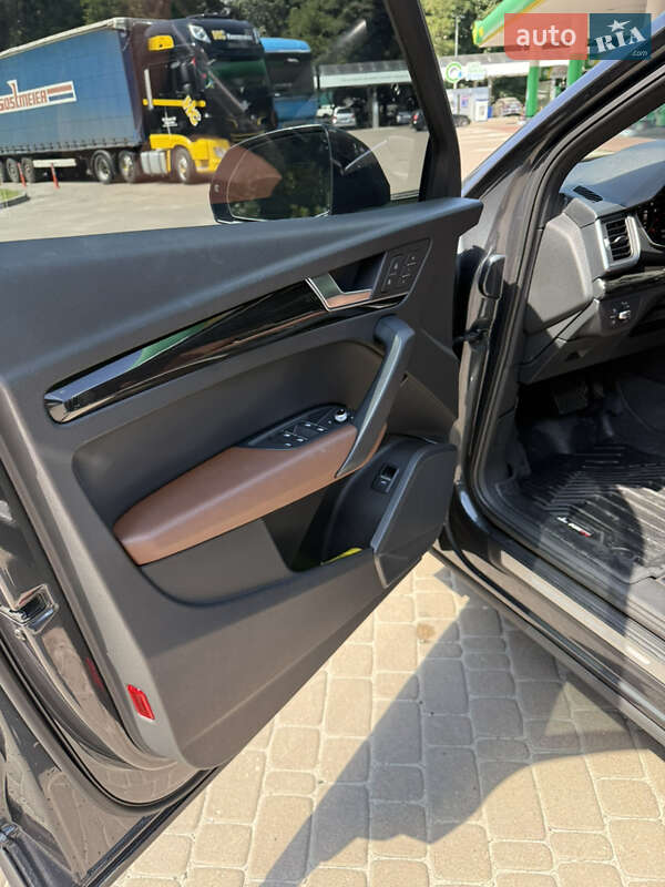 Audi-24