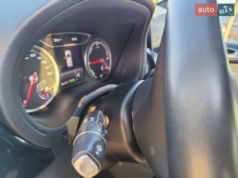 Mercedes-Benz B-Class 2016