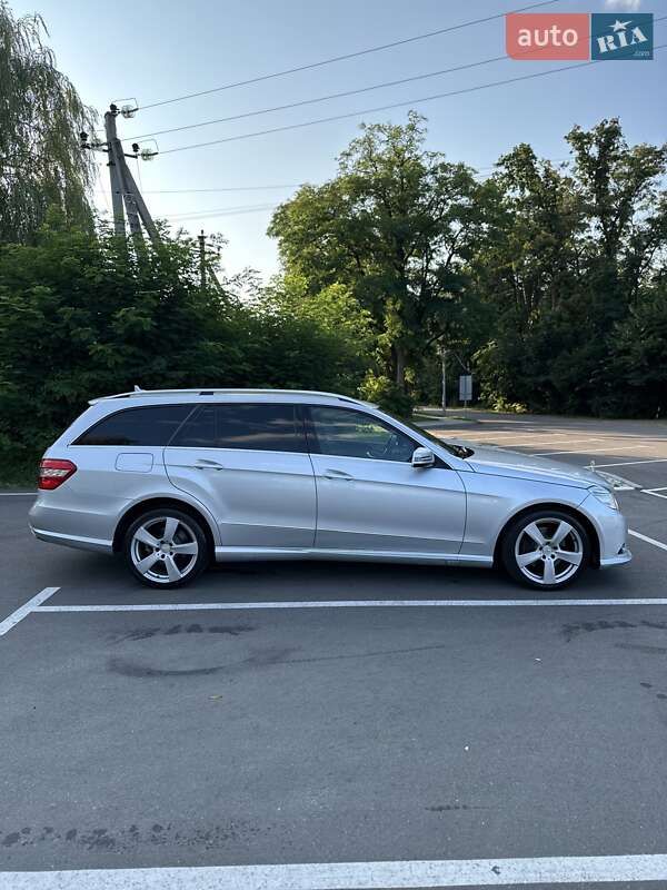 Mercedes-Benz-9