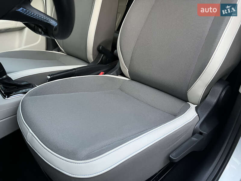 Volkswagen e-Up 2014