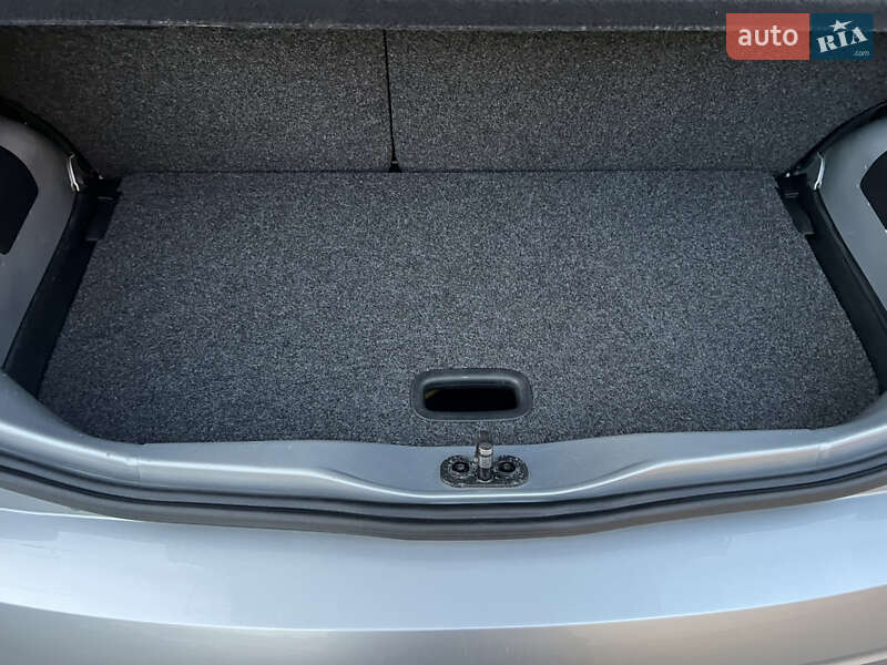 Volkswagen e-Up 2014