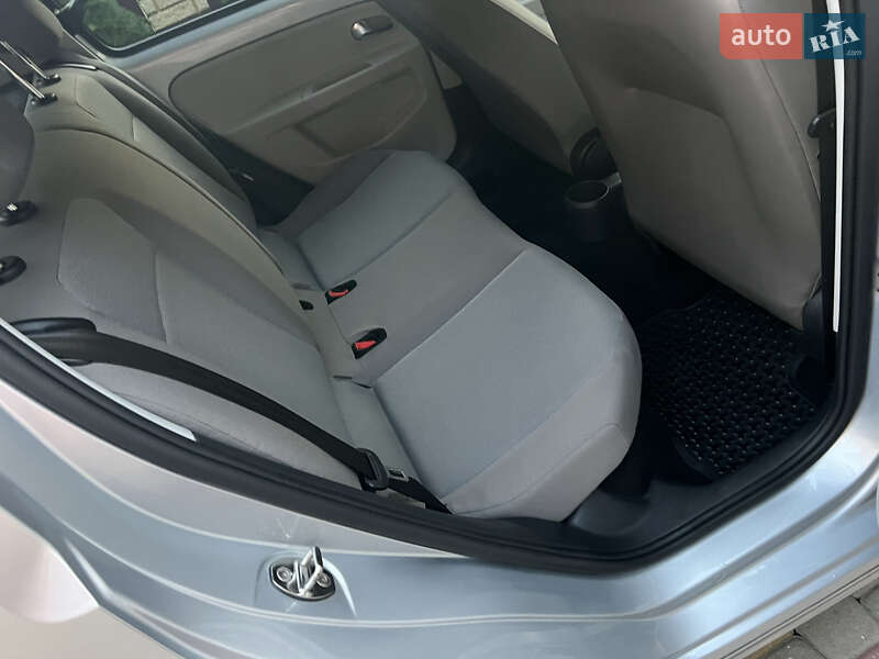 Volkswagen e-Up 2014