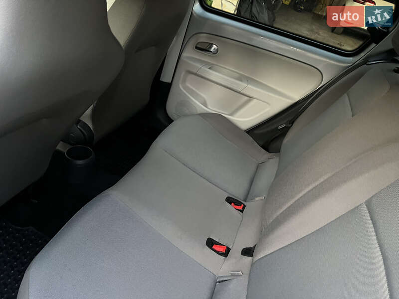 Volkswagen e-Up 2014