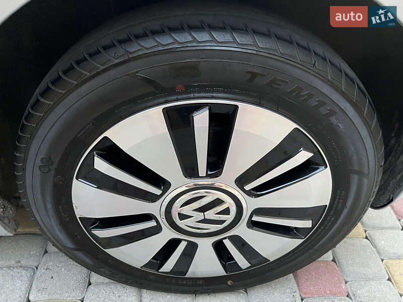 Volkswagen e-Up 2014