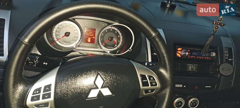 Mitsubishi Outlander XL 2008