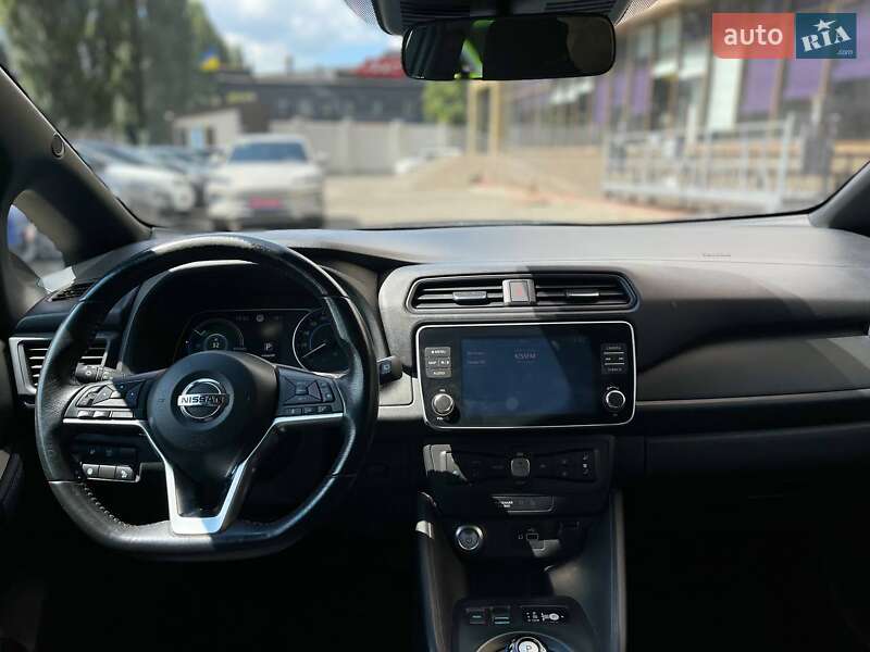 Nissan-15