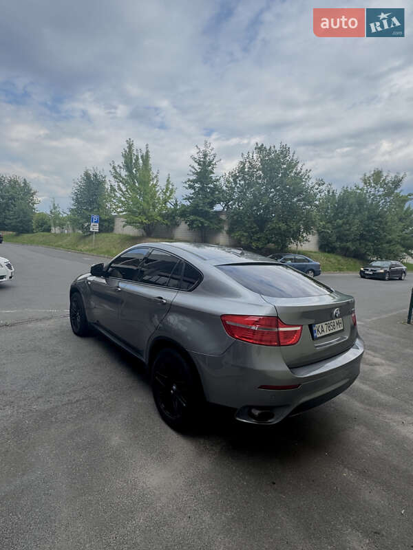BMW X6 2011