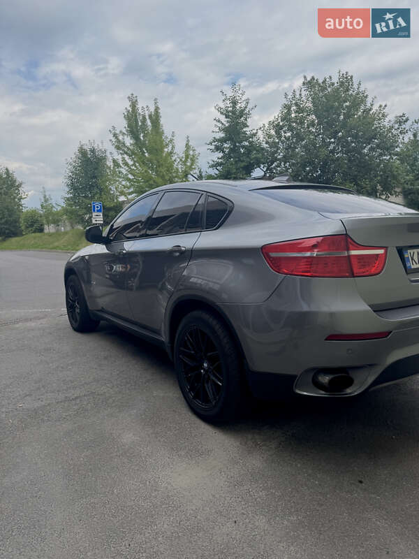 BMW X6 2011