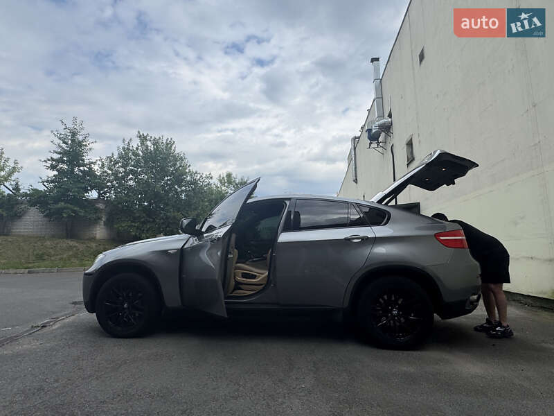 BMW X6 2011