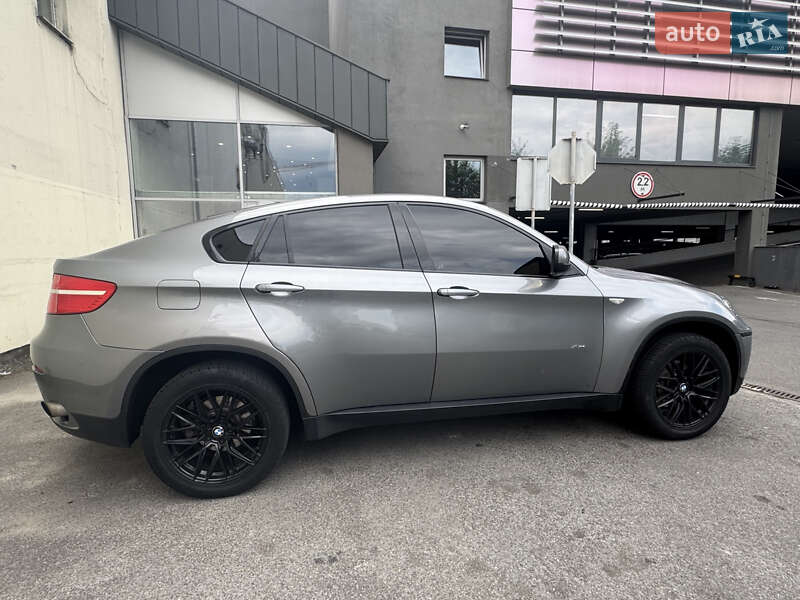 BMW X6 2011