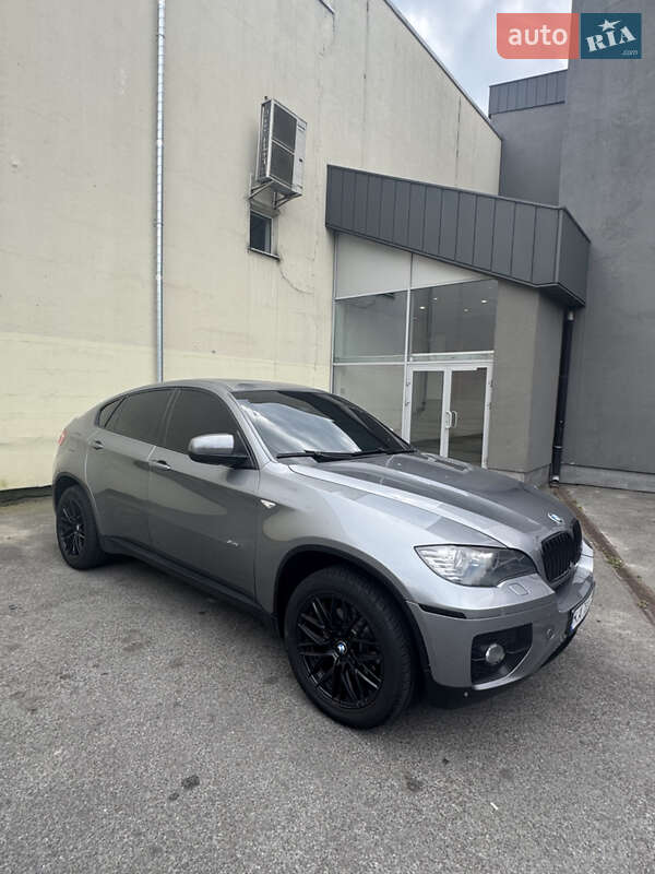 BMW X6 2011