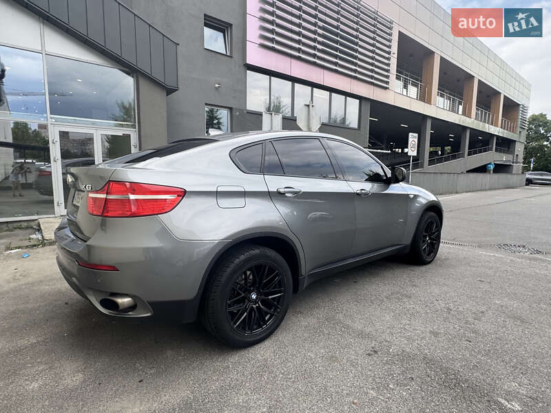 BMW X6 2011