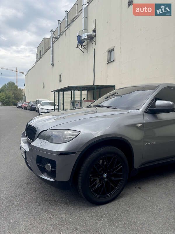 BMW X6 2011