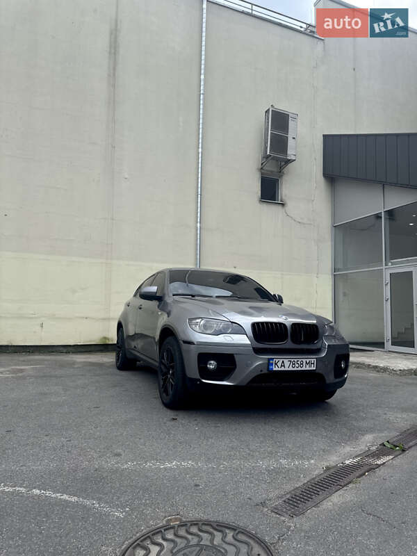 BMW X6 2011