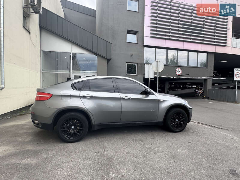 BMW X6 2011