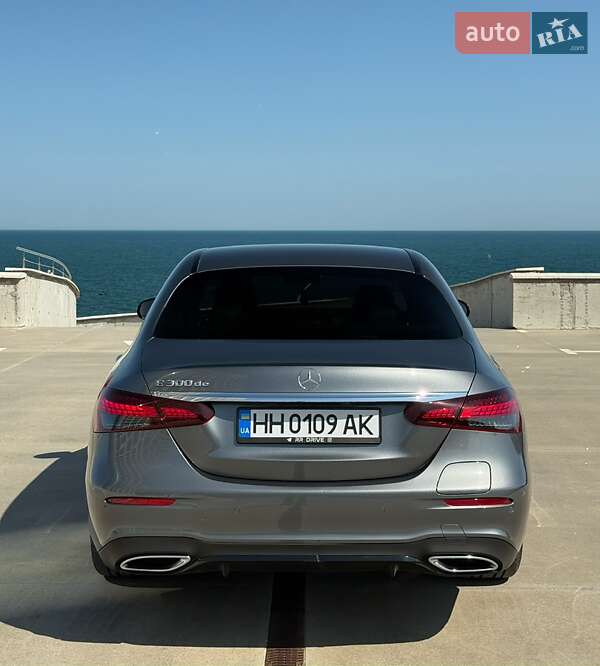 Mercedes-Benz E-Class 2021