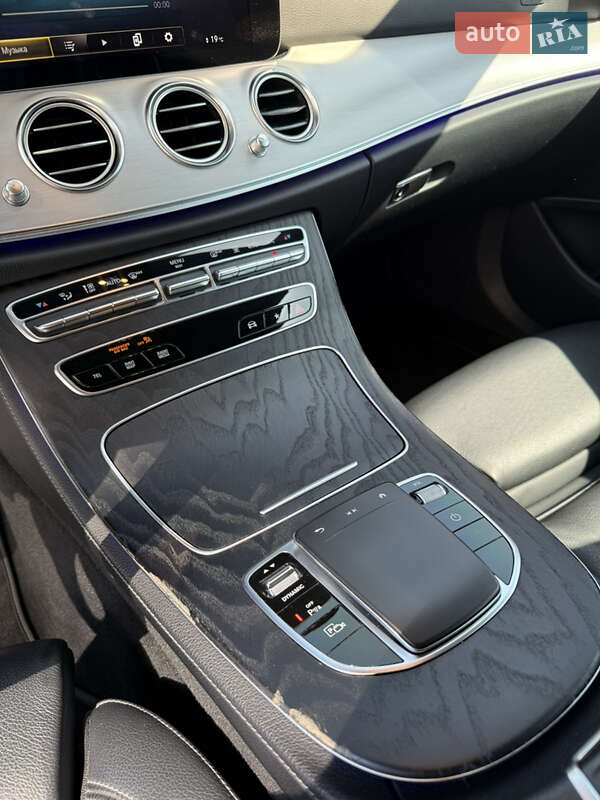 Mercedes-Benz E-Class 2021