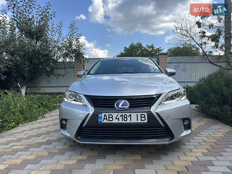 Lexus-8
