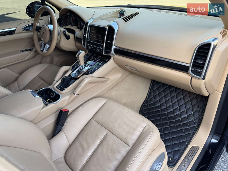 Porsche Cayenne 2014