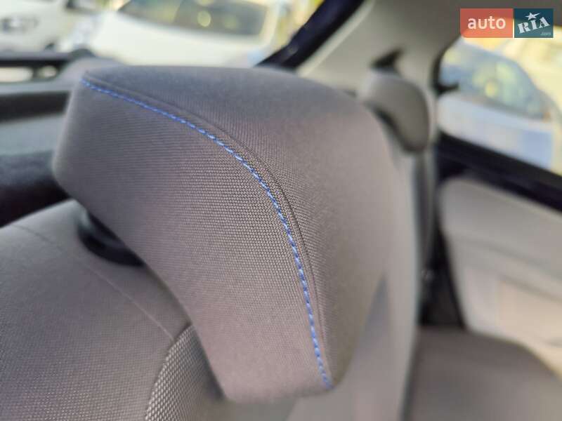 Volkswagen e-Up 2015