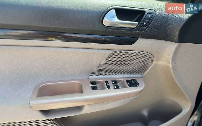 Volkswagen Golf 2011