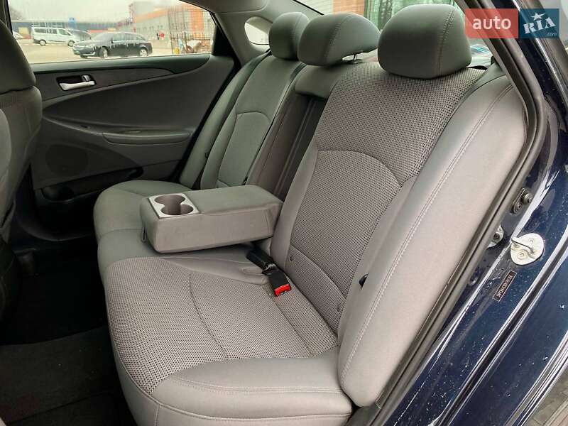 Hyundai-0