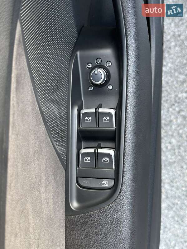 Audi-25