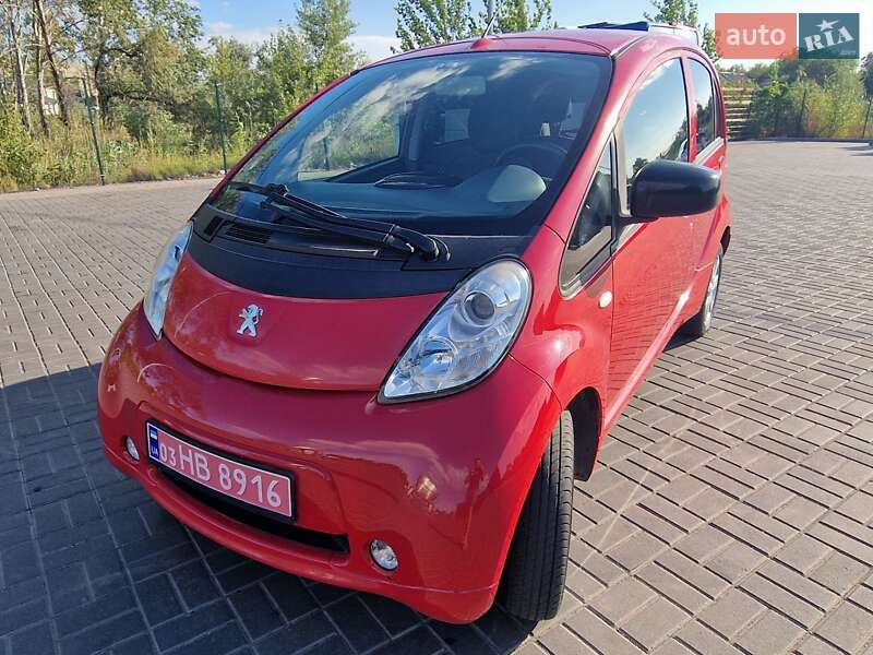 Peugeot iOn 2012