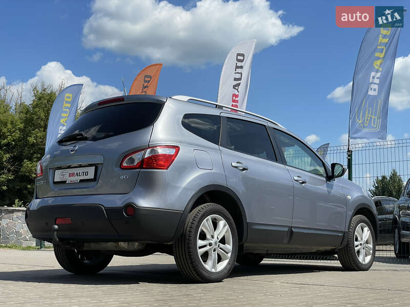 Nissan Qashqai+2 2011