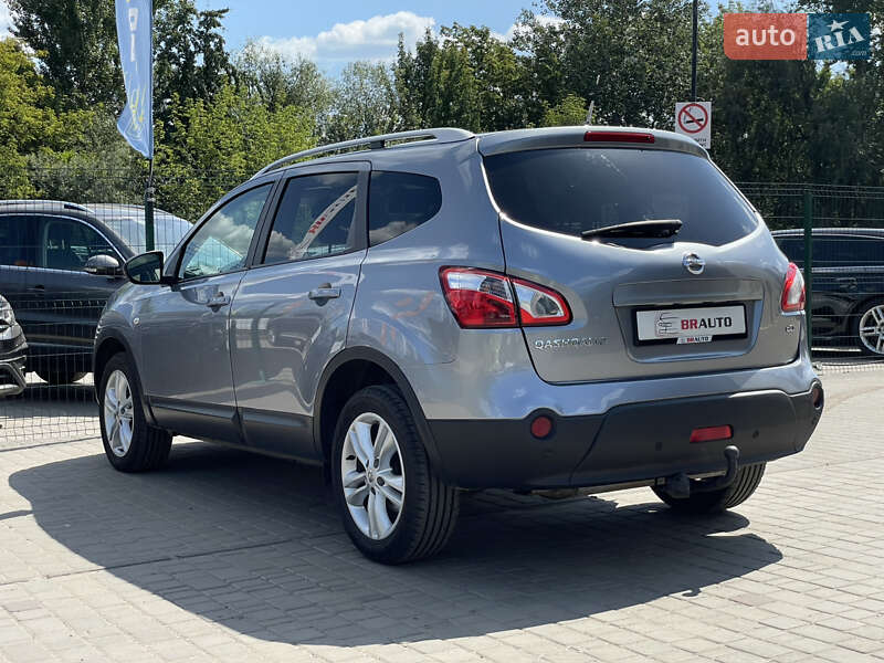 Nissan Qashqai+2 2011