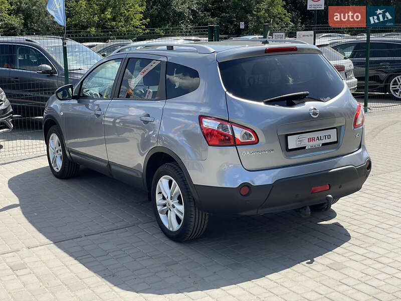 Nissan Qashqai+2 2011