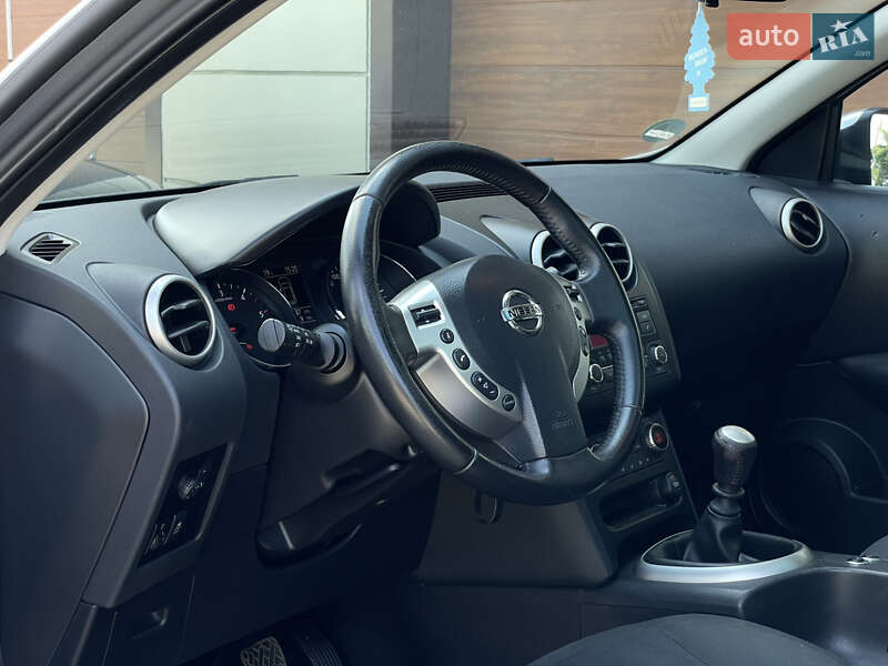 Nissan Qashqai+2 2011