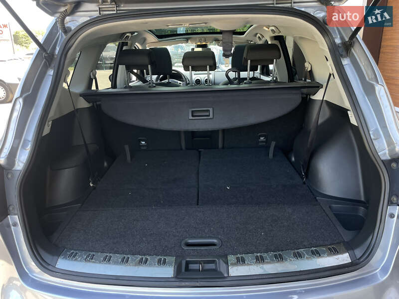 Nissan Qashqai+2 2011